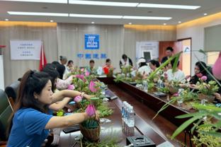 克罗斯本场数据：3次关键传球，4抢断，18次长传16次成功